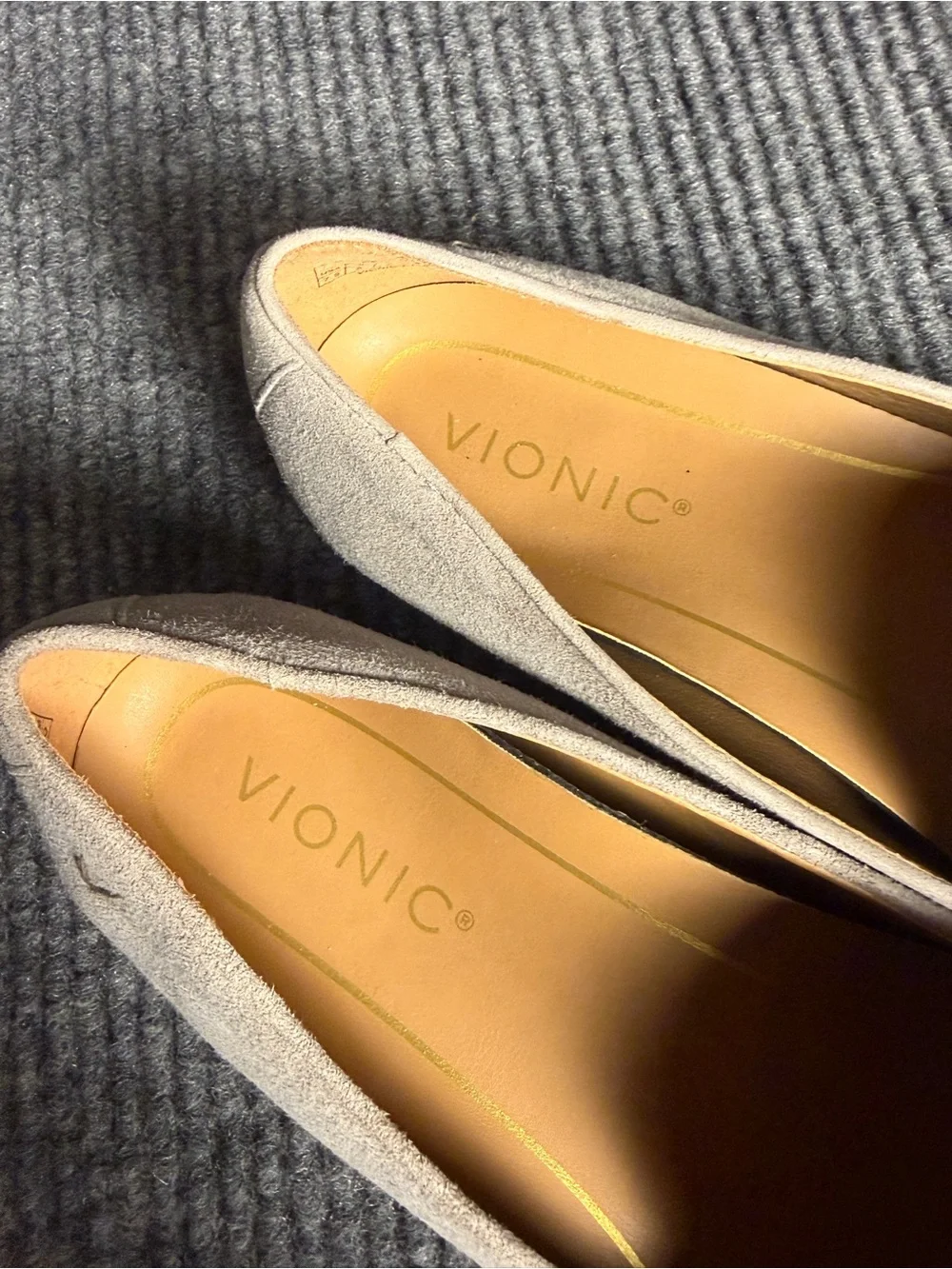 Vionic Willia II Taupe Gray Suede Slip-On Loafer with Tan Insole Size 7.5